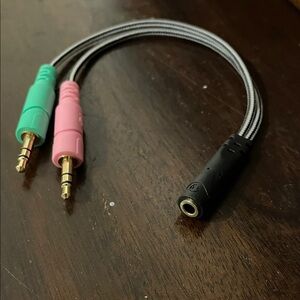 3.5 mm Audio Splitter Cable with Pink and Green Connectors